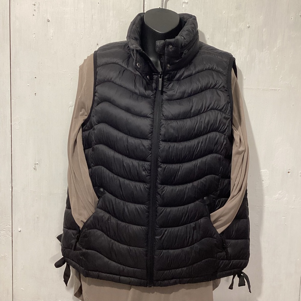 BERNADO BLACK PUFFER VEST SIZE M
